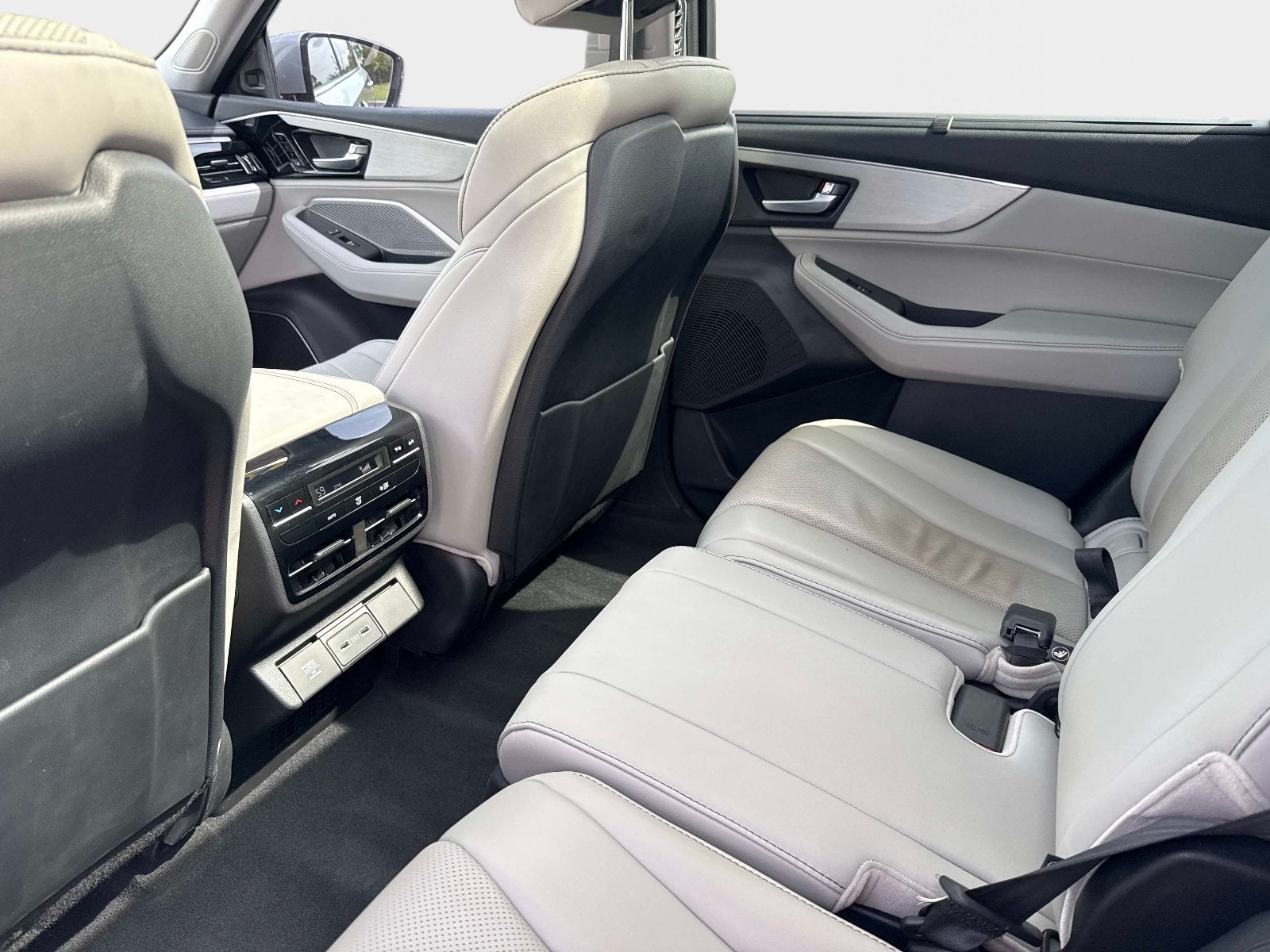 2023 Acura MDX w/Technology Package