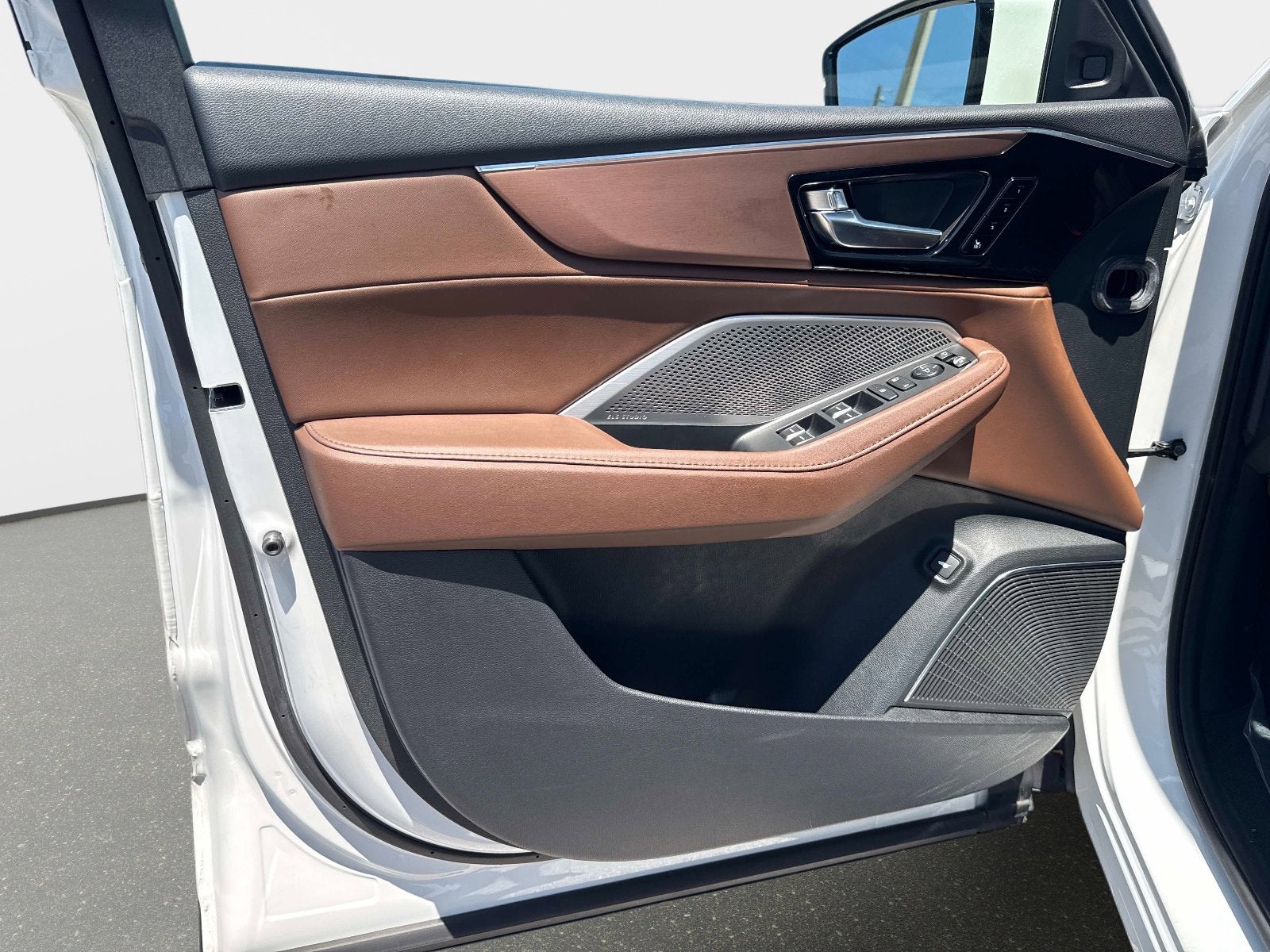 2023 Acura MDX w/Technology Package