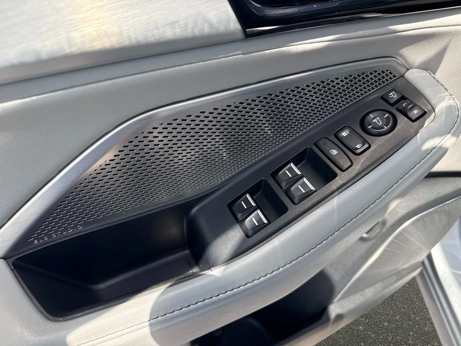 2024 Acura MDX w/Technology Package