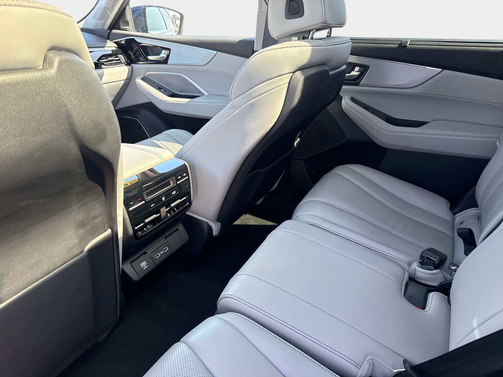 2023 Acura MDX w/Technology Package