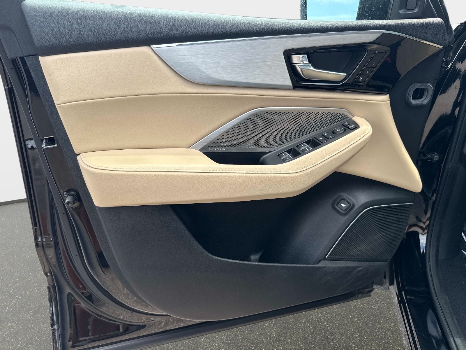 2023 Acura MDX w/Technology Package