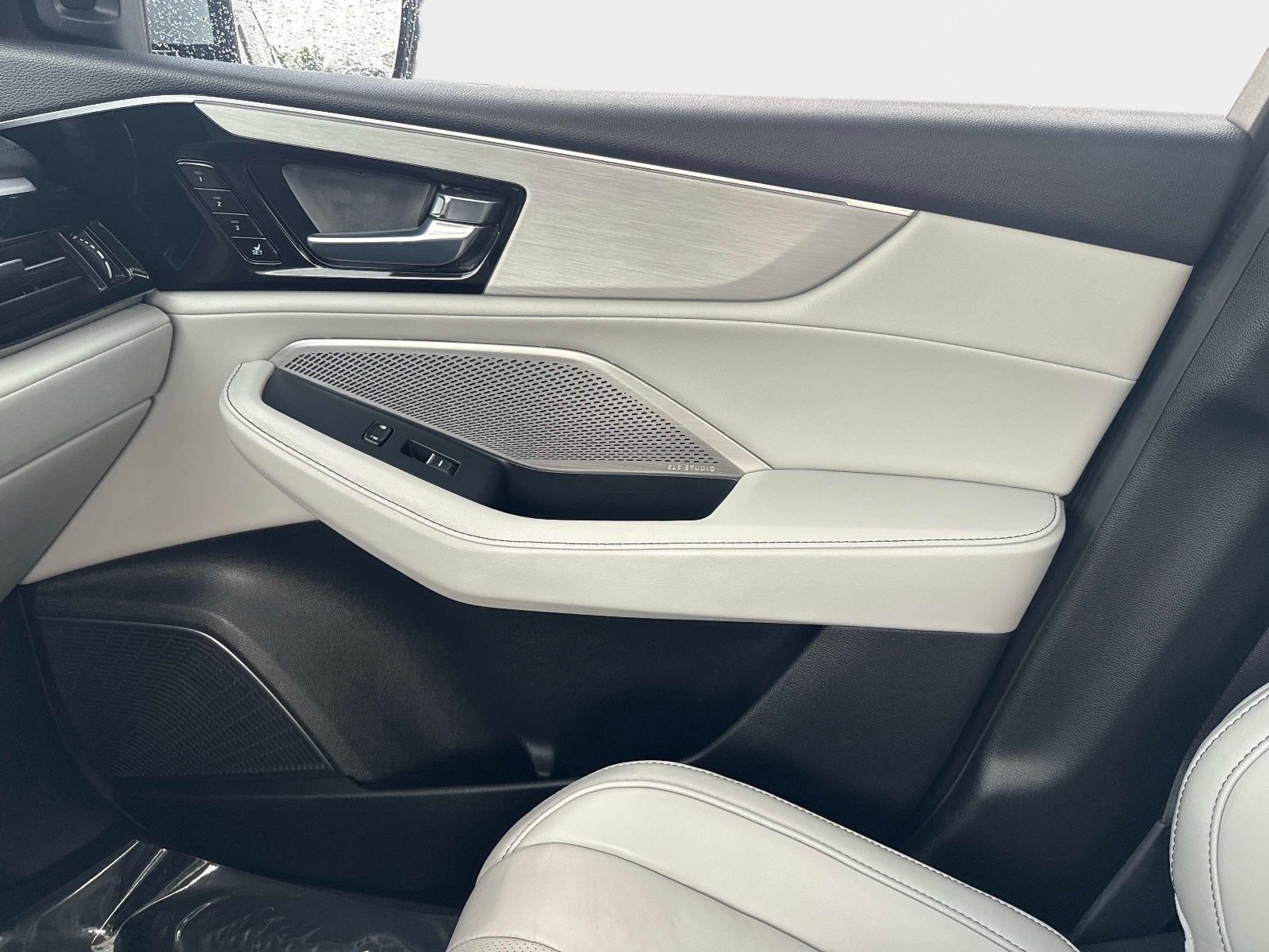 2023 Acura MDX w/Technology Package