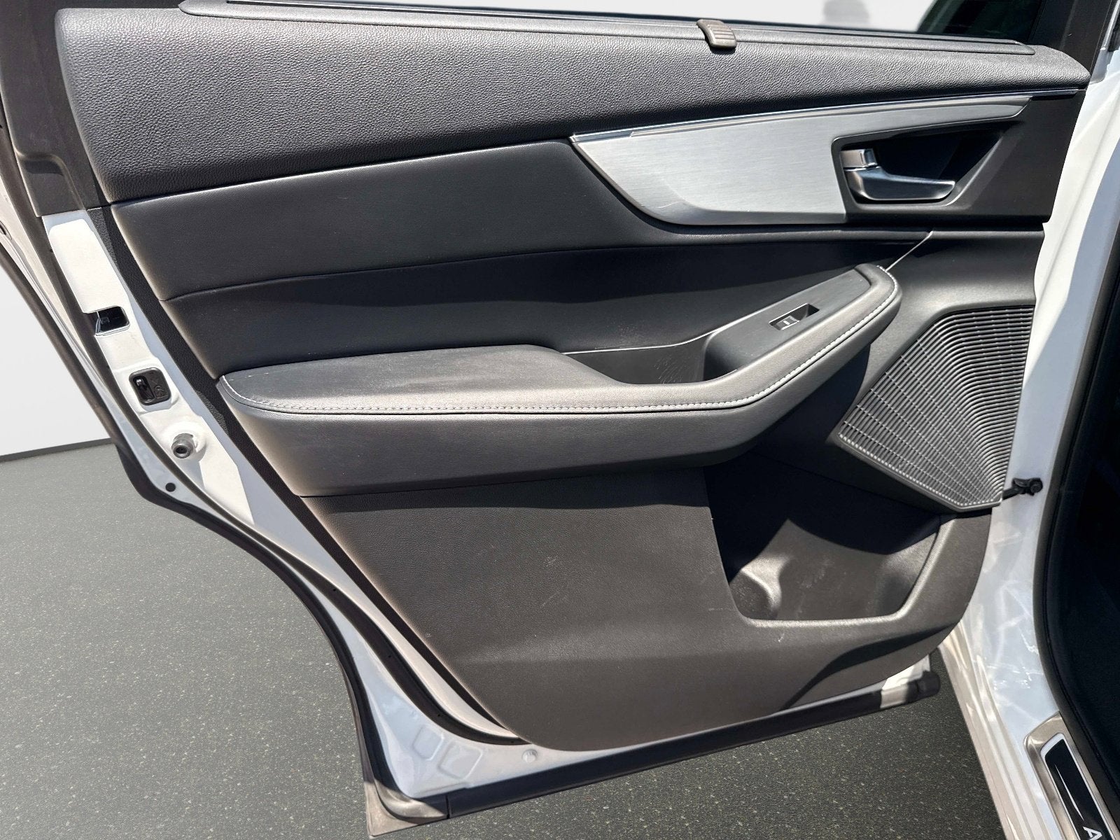 2023 Acura MDX w/Technology Package