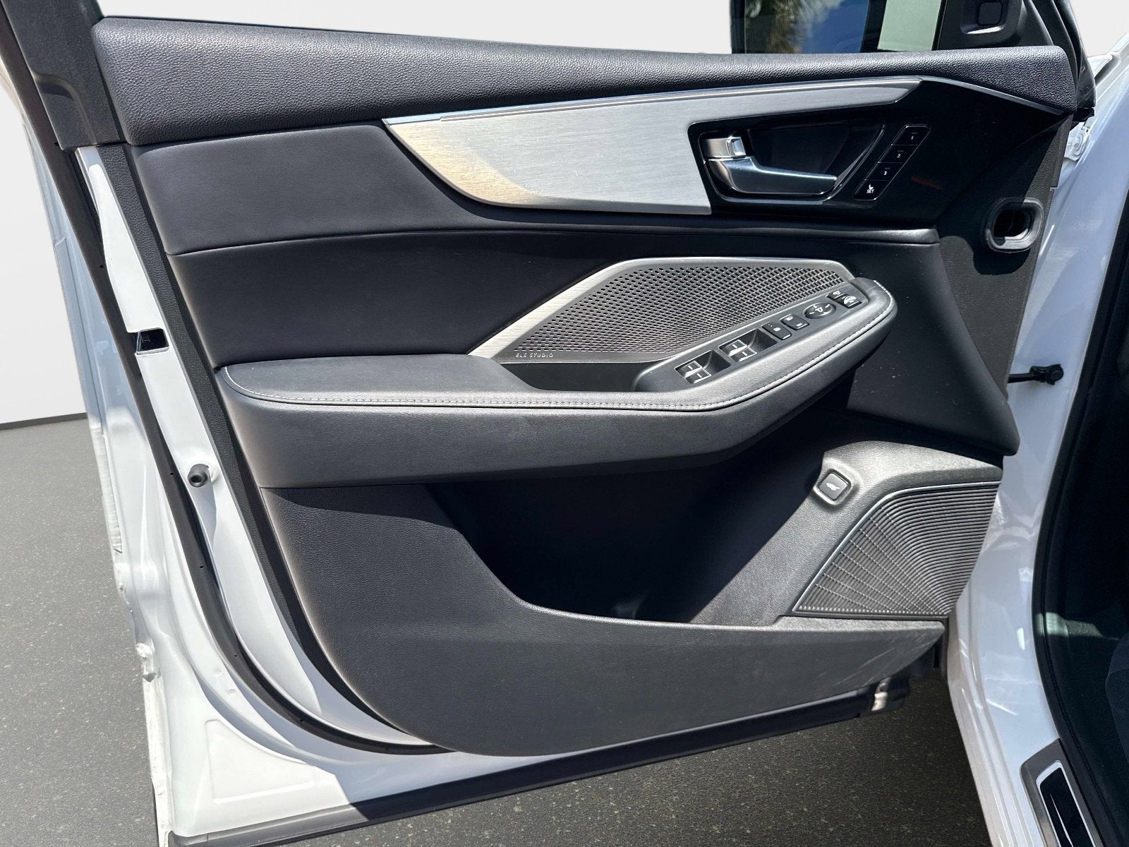 2023 Acura MDX w/Technology Package