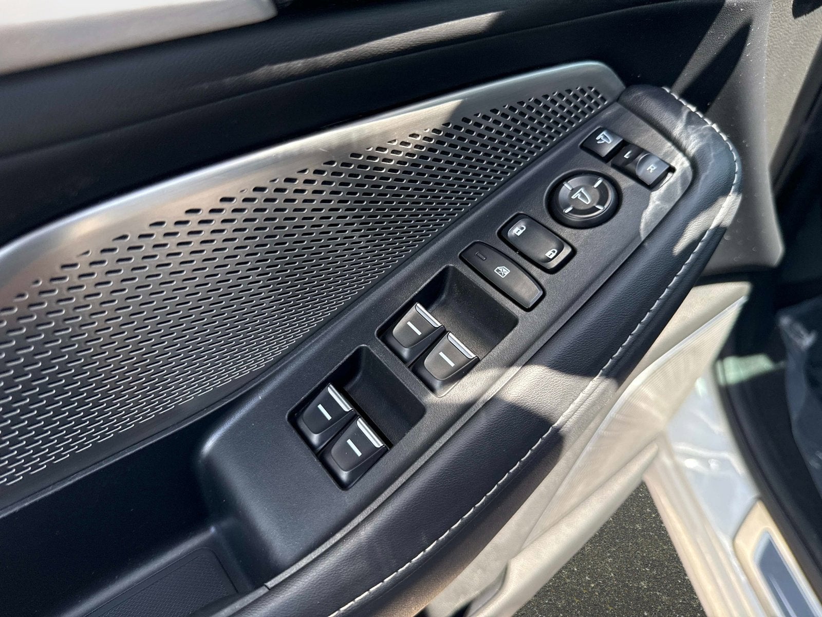 2023 Acura MDX w/Technology Package