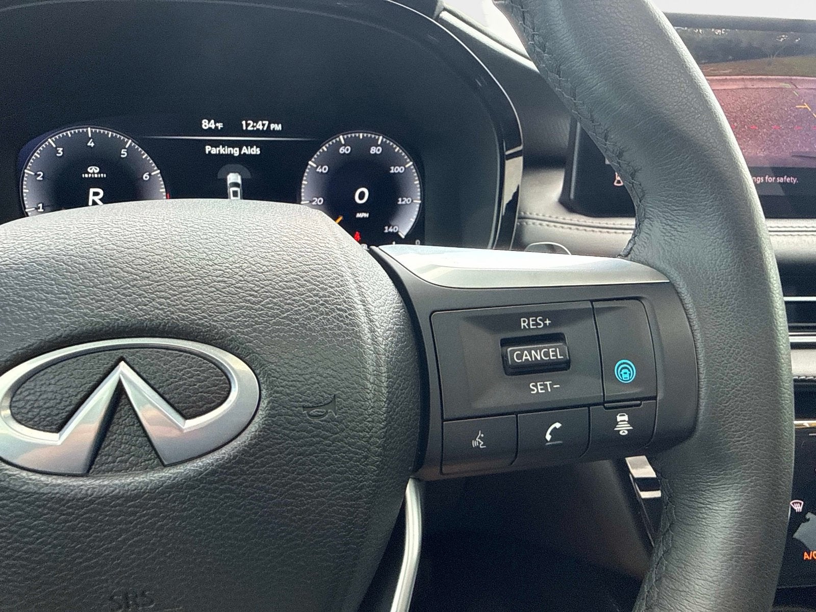 2024 INFINITI QX60 LUXE