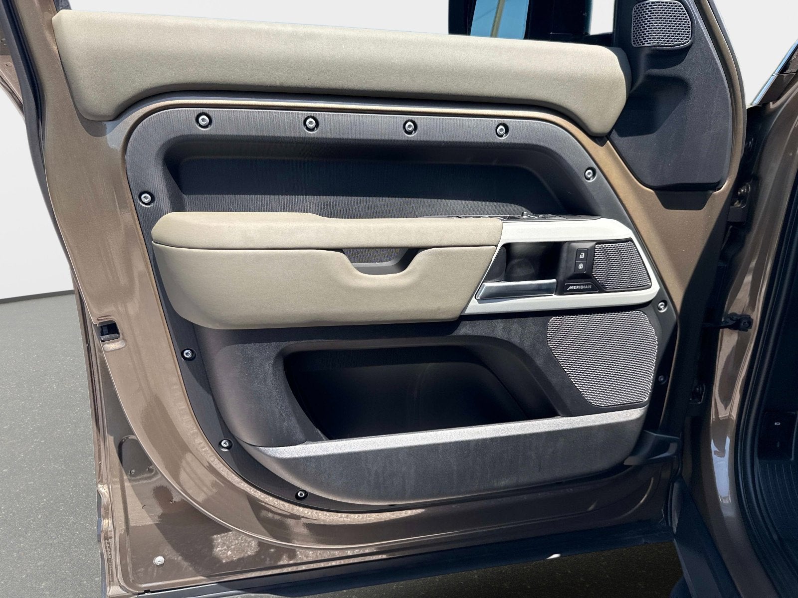 2024 Land Rover Defender S