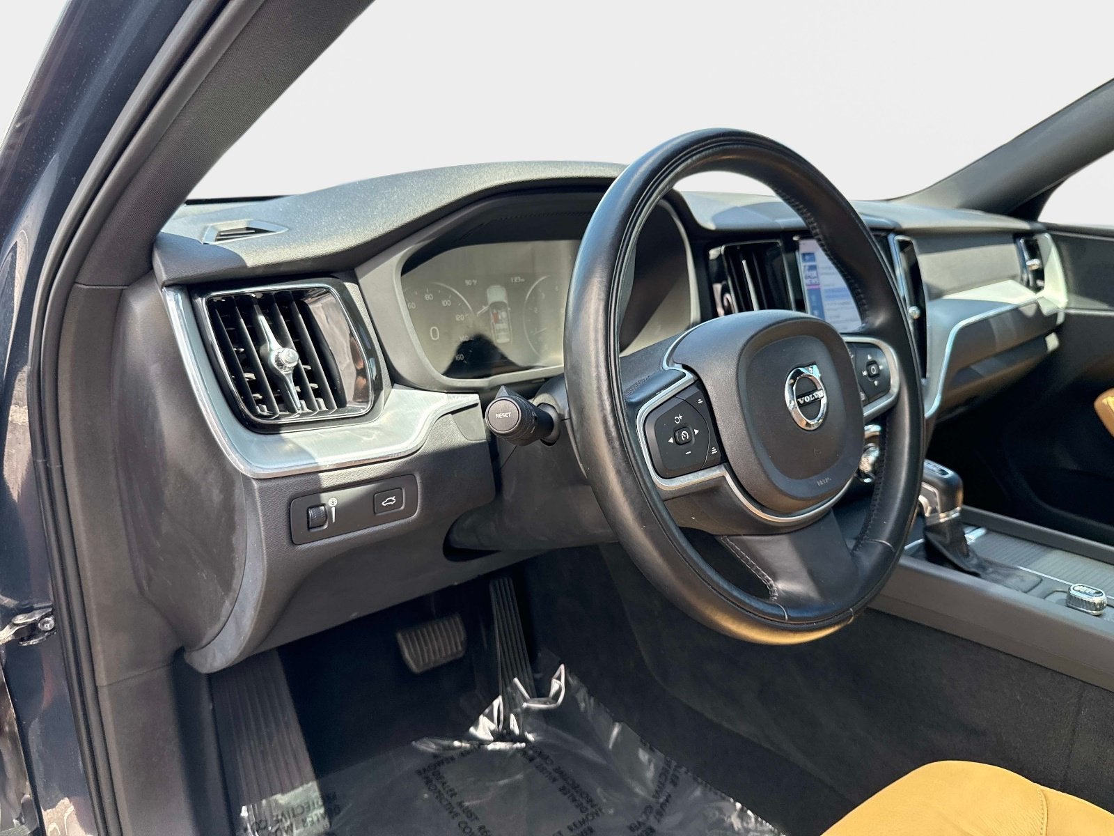 2018 Volvo XC60 Momentum