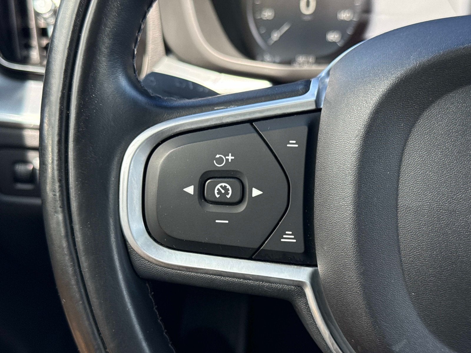 2018 Volvo XC60 Momentum