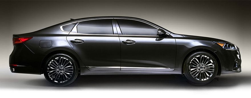 2017 Kia Cadenza Side