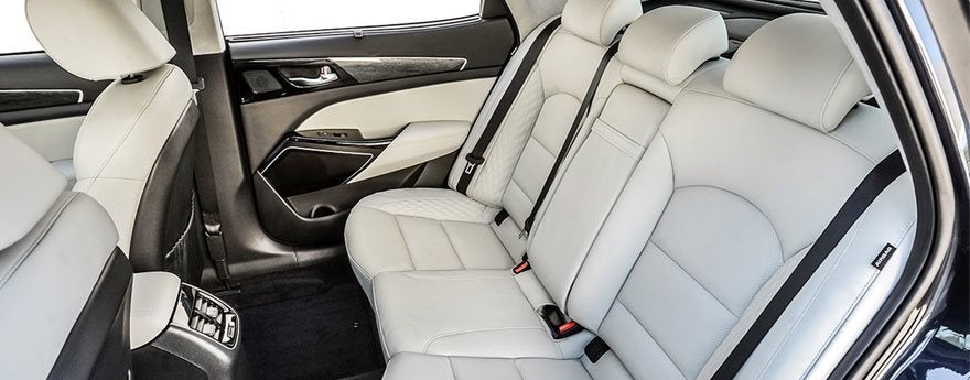 2017 Kia Cadenza Interior Peek